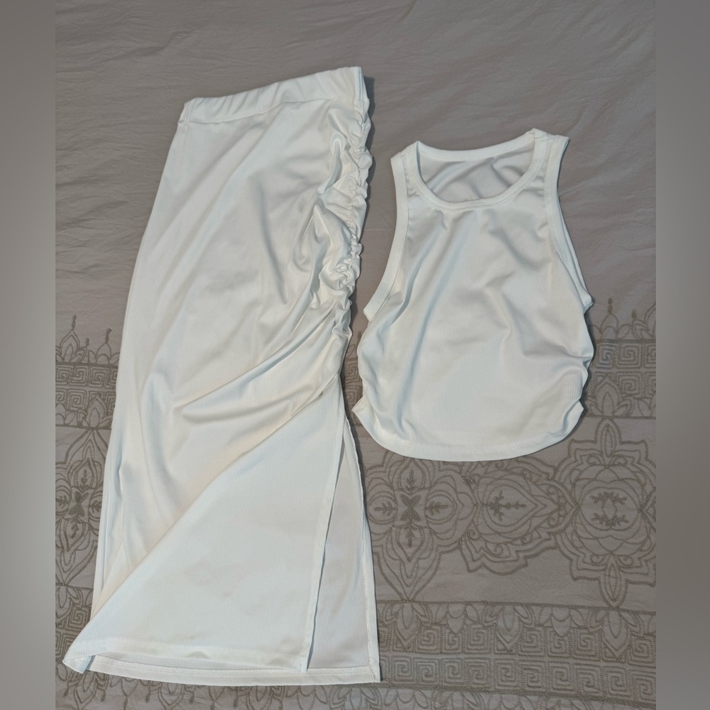 White crop top with matching skirt with hight slit